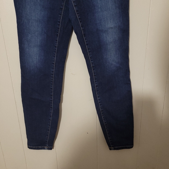 Torrid Midfit Super Skinny High Rise Stretch Size 16T - Picture 3 of 9